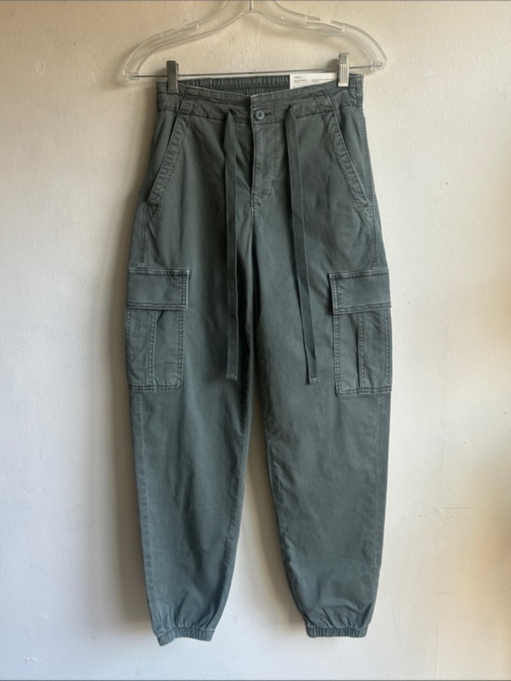 American Eagle Baggy Mom Super High Rise Stretch Gray Jogger Size 0 NWT